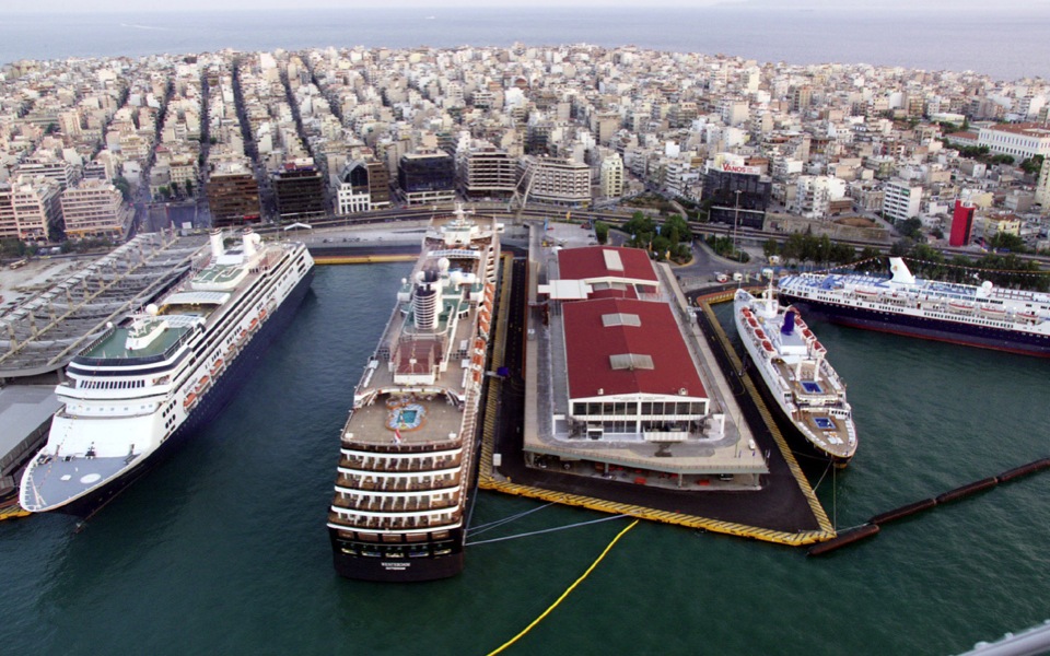 cruise_ships_piraeus_web.jpg